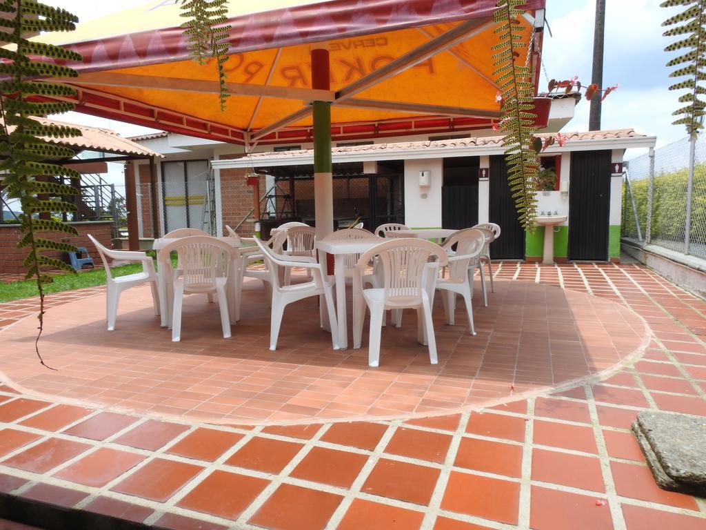 Hostal La Sultana Санта-Роса-де-Кабаль Экстерьер фото